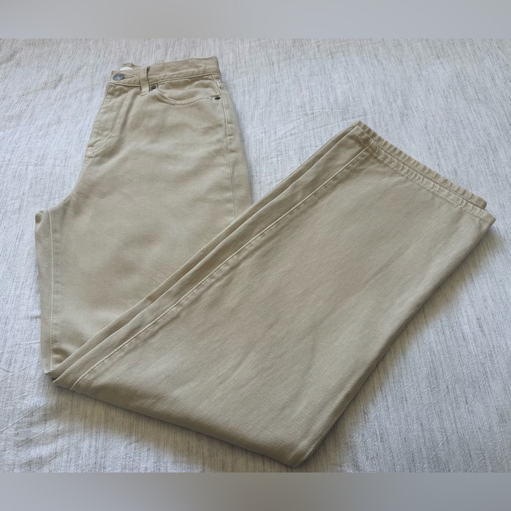 Uniqlo Women's Straight Leg Jeans in Beige Size 3